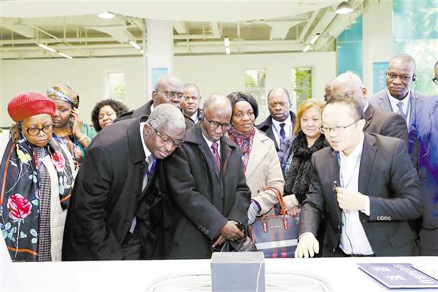 【要闻 摘要】29个非洲国家驻华使节探访重庆发展变化