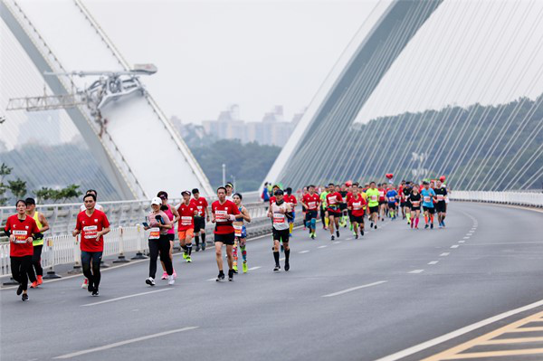 2019年南宁国际马拉松比赛开跑  跑出强首府建设“加速度”