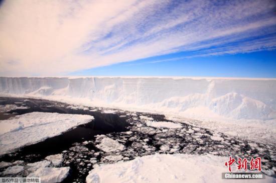 冰雪之下：南极冰层下现3座巨型峡谷 约深2公里