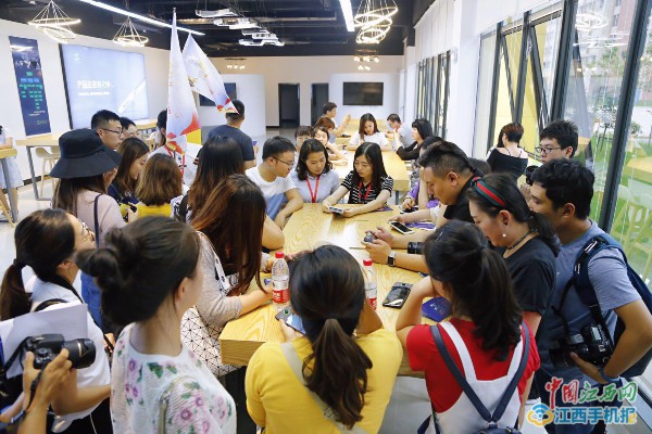 全国网媒记者走进南昌经开区 探寻优质营商环境背后的奥秘（图）