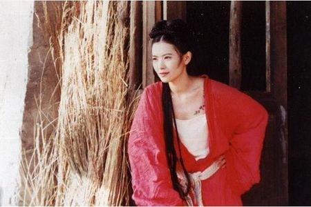 这么多年过去了,周星驰骑车带的到底是谁!_娱乐_腾讯网