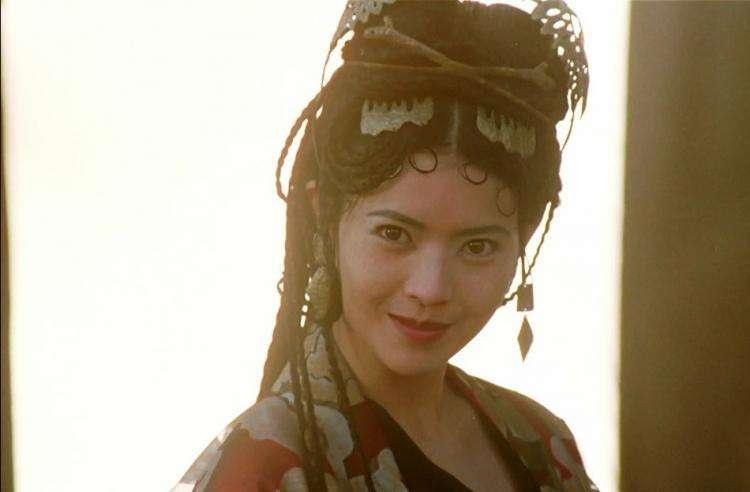 这么多年过去了,周星驰骑车带的到底是谁!_娱乐_腾讯网