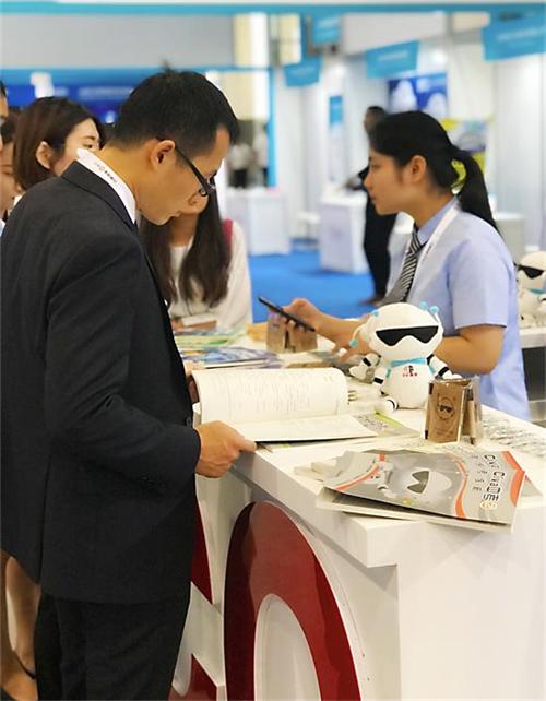 CC英语亮相2018大数据博览会 以技术引领行业创新