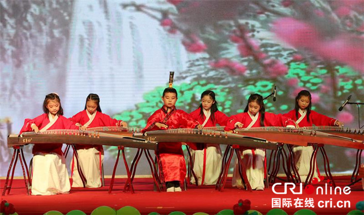 襄阳市举办“六一”儿童节文艺汇演