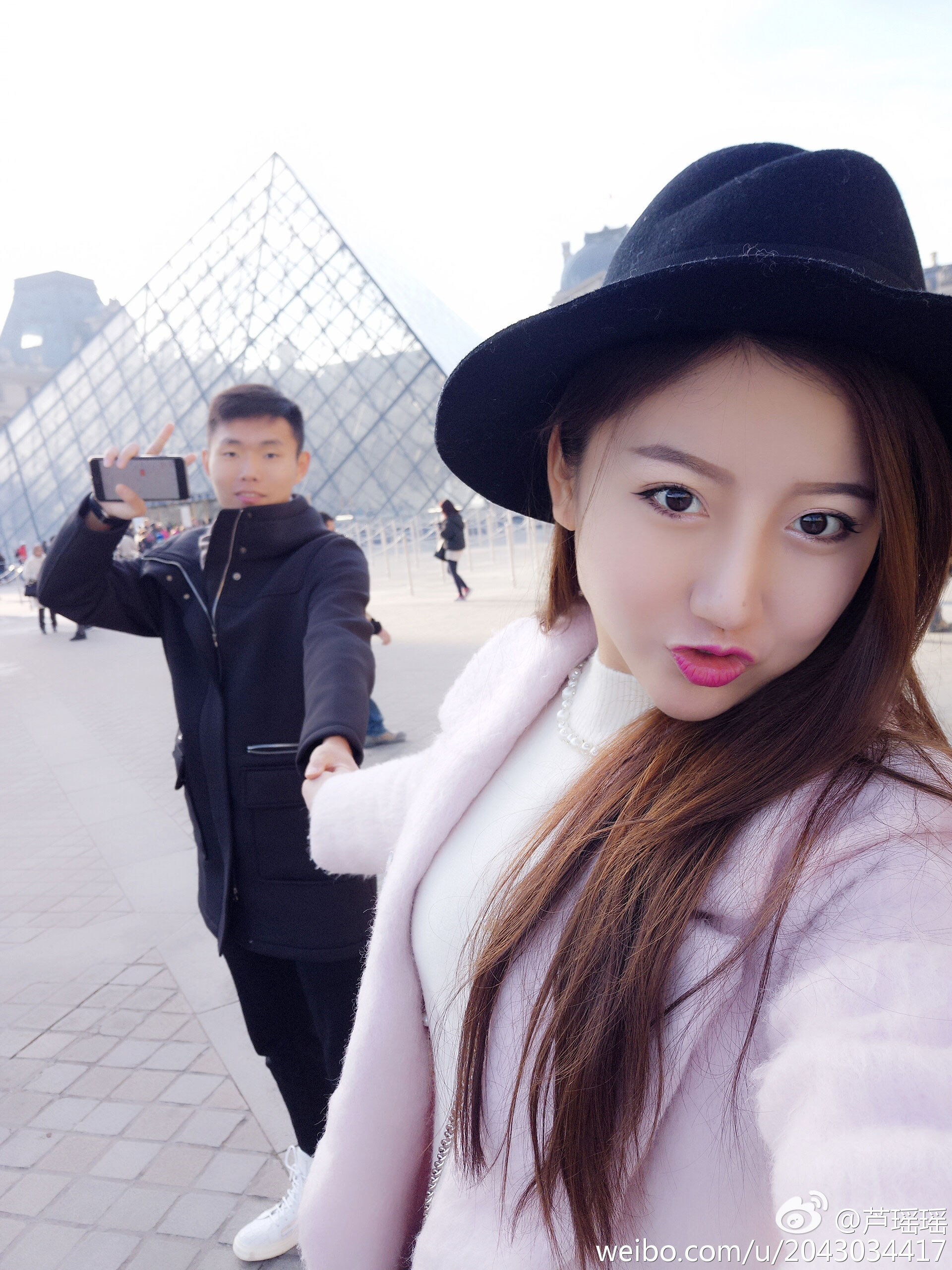 王上源女友撒狗粮秀恩爱长腿逆天