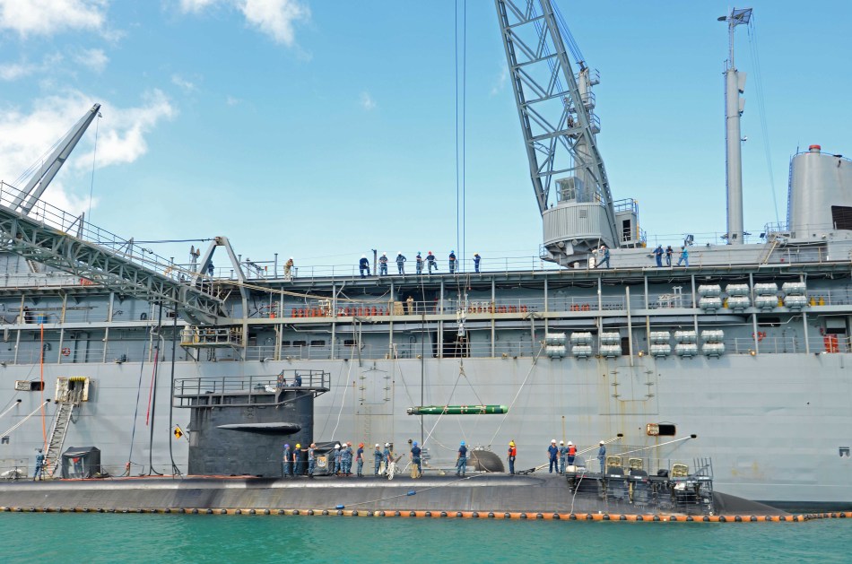 看美軍核潛艇如何安裝巡航導彈 看美軍核潛艇如何安裝巡航導彈