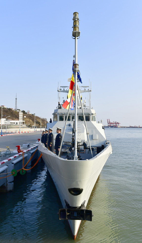 新型导弹护卫舰保定舰,菏泽舰加入人民海军战斗序列(组图)