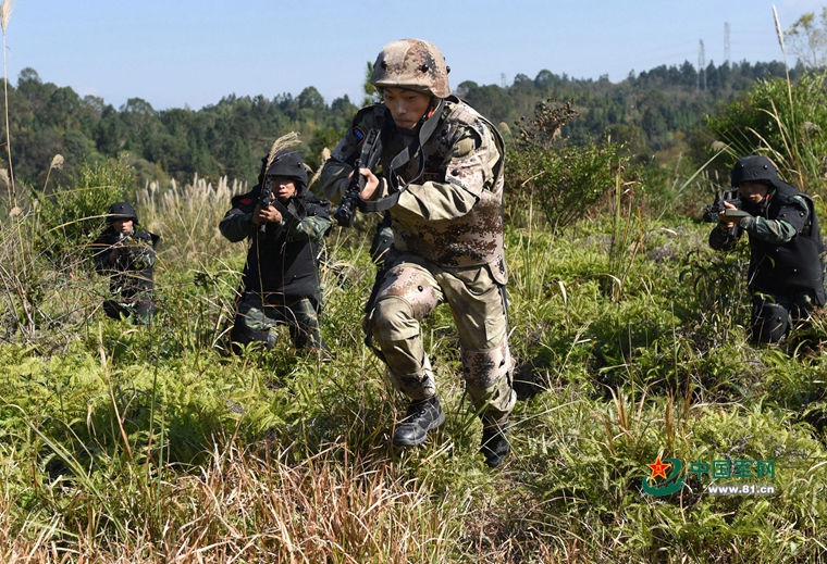 深山"剿匪" 直击武警福建总队魔鬼周端黑窝子战斗(组图)
