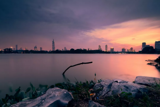 「新店开业」南京胜太西路亚朵酒店邀你来逛民国古董铺子