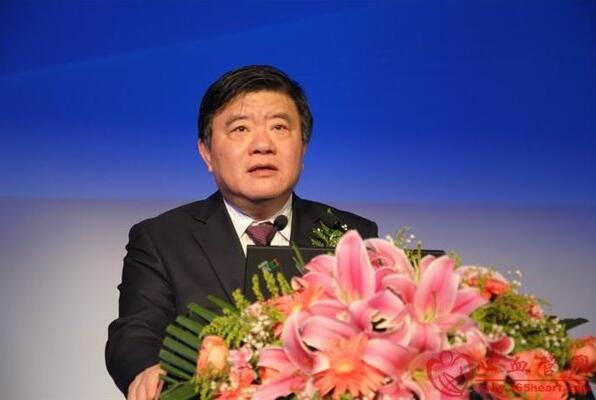 用砒霜“进攻”白血病 陈竺拿下国际大奖