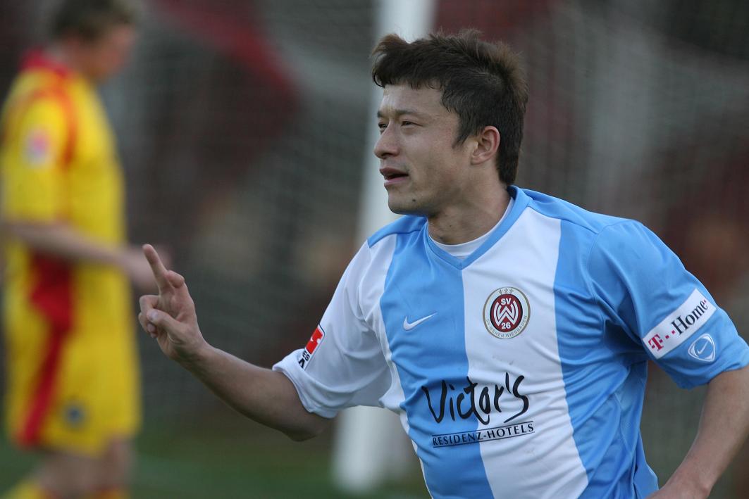 有压迫就有反抗,前国脚谢晖就曾经发誓要做中国球员维权的第一人.