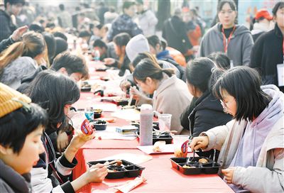 2020年陕西高考艺术类统考在西安举行 专家表示题目难度适中