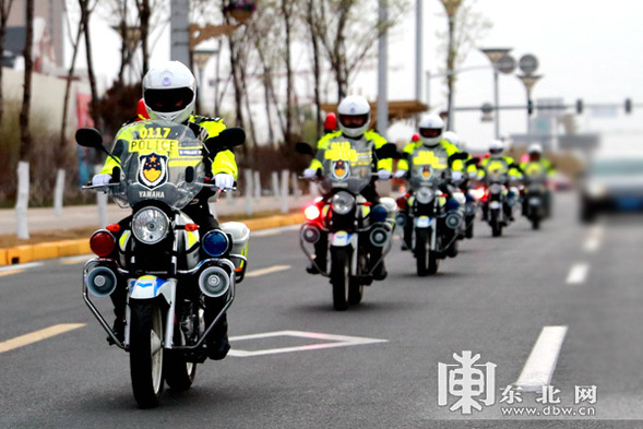 高考期間哈爾濱送考車不限行 有困難可向交警求助