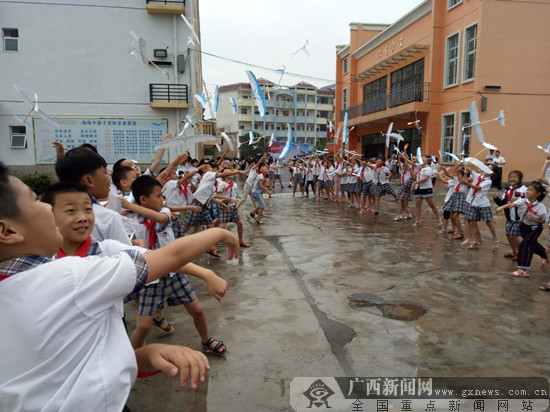 【八桂大地】（首页标题）2018年国防科普知识进校园活动启动（内容页标题）2018年国防科普知识进校园主题教育活动启动(图)