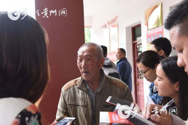 （社会） 走进中国农村土地改革第一村 听贵州老人讲述“当年勇”