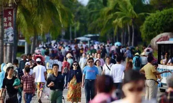 三亚旅游迸发新活力 重拳出击护航旺季游
