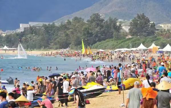 三亚旅游迸发新活力 重拳出击护航旺季游