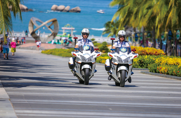 三亚旅游迸发新活力 重拳出击护航旺季游