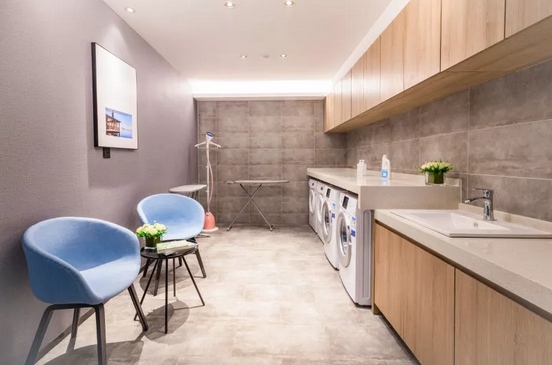 「新店开业」在聊城这家亚朵酒店竟然吃到了正宗的驴肉火烧