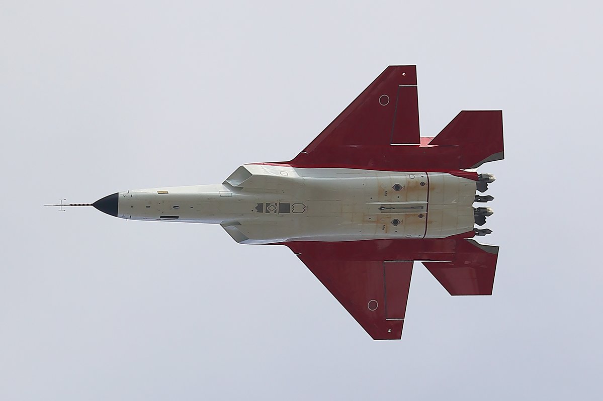 日本心神战机装备着舰尾钩组图