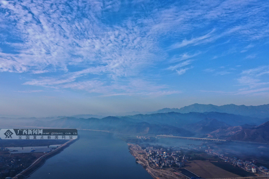 冬日融江如画卷