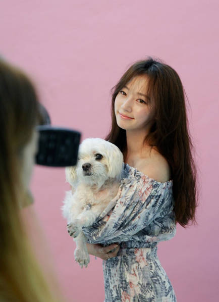 黄轩被曝恋情女友是韩星宋昰昀美照曝光