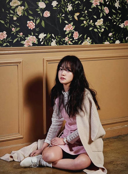 黄轩被曝恋情女友是韩星宋昰昀美照曝光