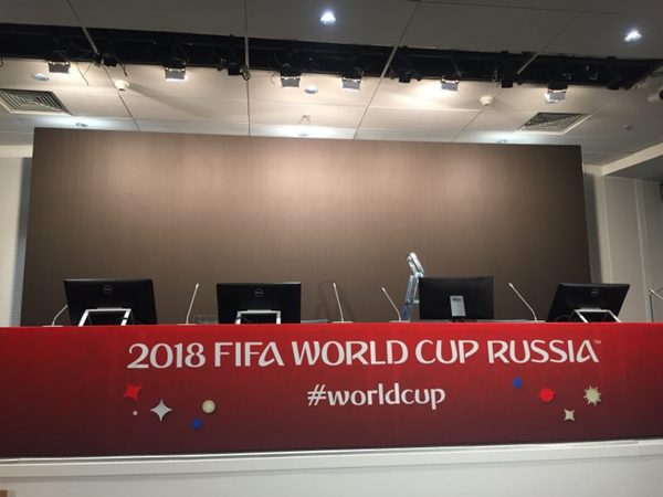 FIFA将在俄罗斯世界杯多场新闻发布会中使用电子大屏取代传统背景板