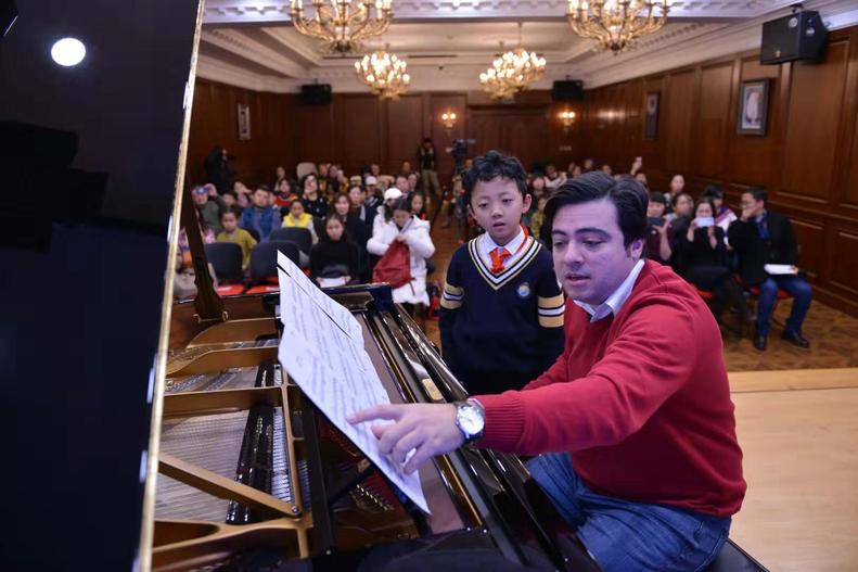 匈牙利著名鋼琴家鮑拉日·亞諾什鋼琴大師課在瀋陽舉行