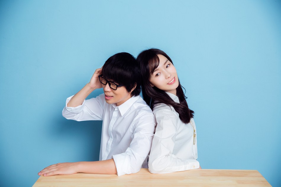 卢庚戌携妻首次合体拍写真