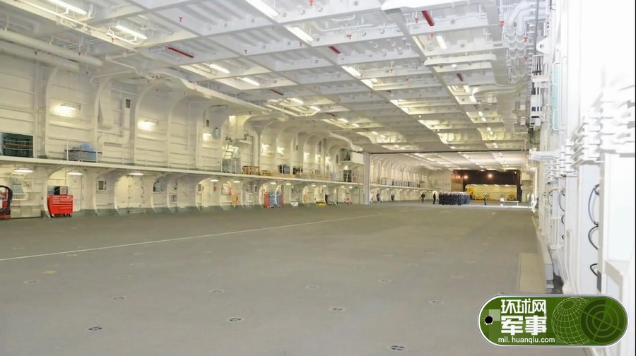 日本出云号准航母庞大机库曝光(组图)