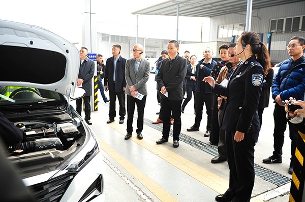 【CRI專稿 列表】兩年來重慶公安機關為企業挽損18.5億元 受理民企諮詢求助14.5萬起