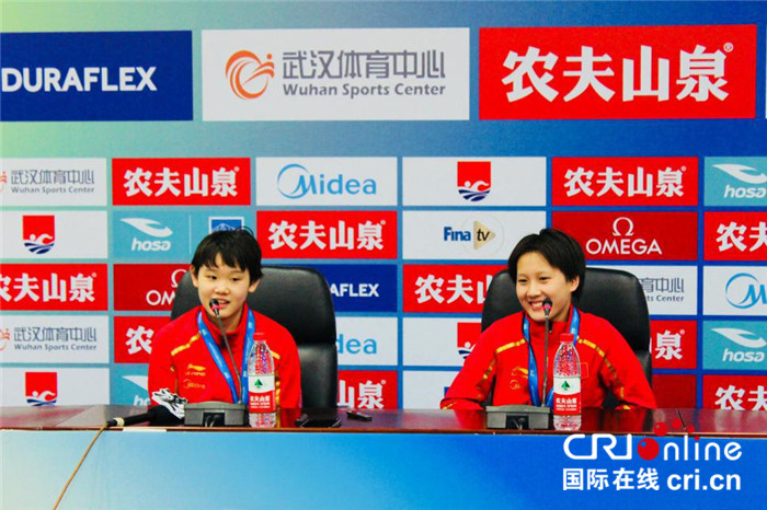 跳水世界杯在武汉举办 中国女子组合新秀获得十米跳台冠军