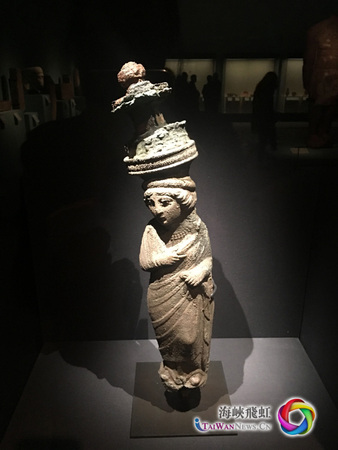 具有神秘吸引力的雕像。