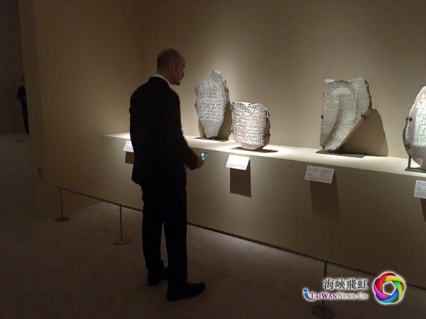 这些珍贵文物的时代跨度自一百万年前的石器时代开始,经史前时期、前伊斯兰时期、伊斯兰时期,直至近现代沙特王国的诞生。