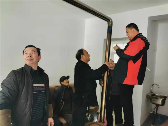 汉中勉县长沟河镇：小小火炉暖身又暖心