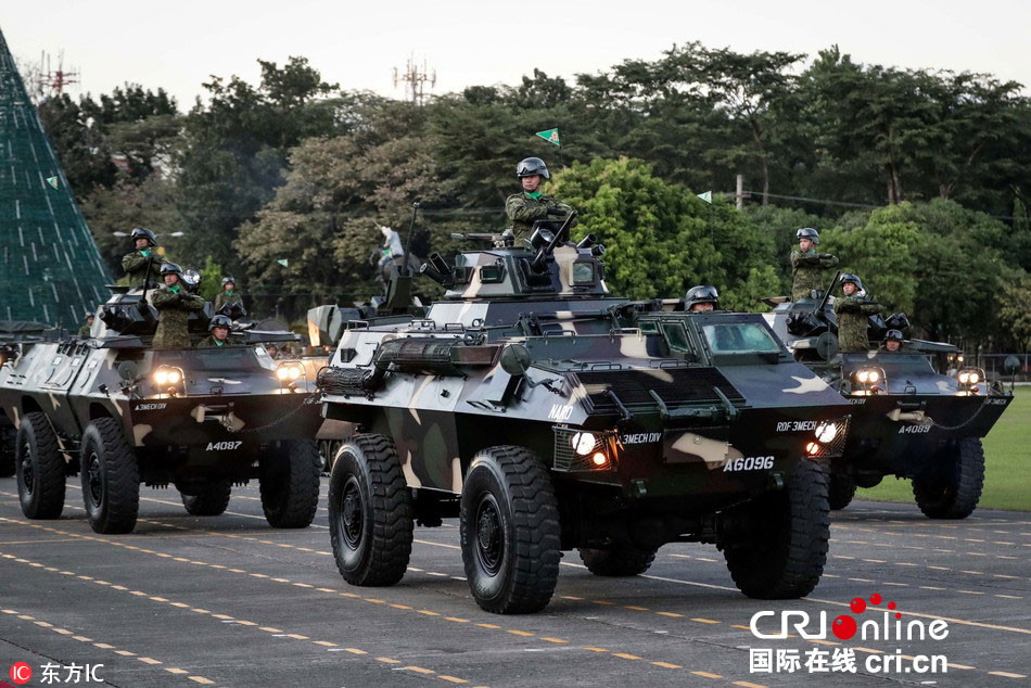 菲律宾举行阅兵活动 庆祝建军81周年