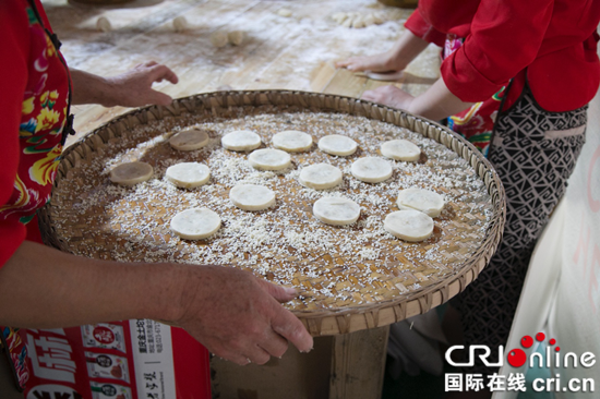 【CRI专稿 列表】重庆渝北土沱麻饼 百年味道的传承