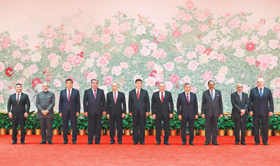 習近平歡迎出席上海合作組織青島峰會的外方領導人