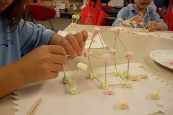 5岁开始培养大学能力，美国老师上课到底有哪些套路