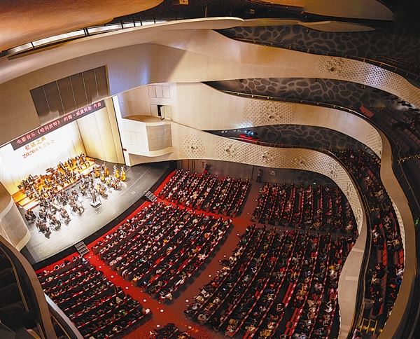 烏克蘭國家交響樂團在大連奏響奏響華美樂章
