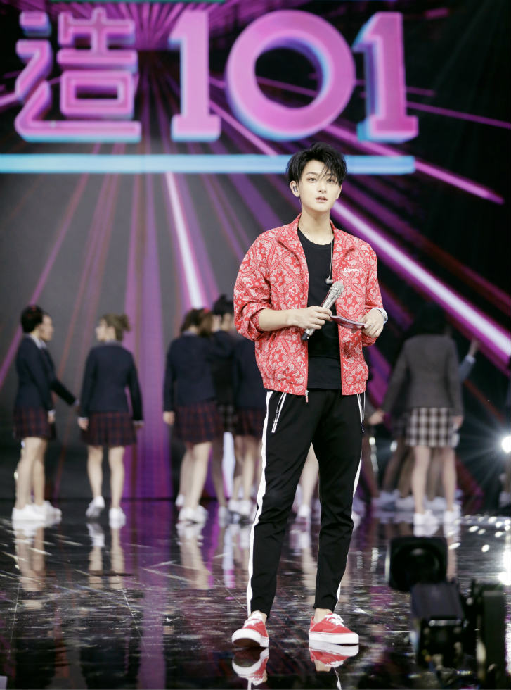 黄子韬《创造101》超燃开场秀 "贴心韬"萌力暴击