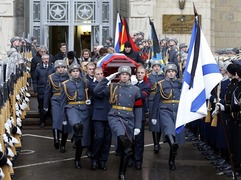 俄遇刺大使卡爾洛夫葬禮在莫斯科舉行