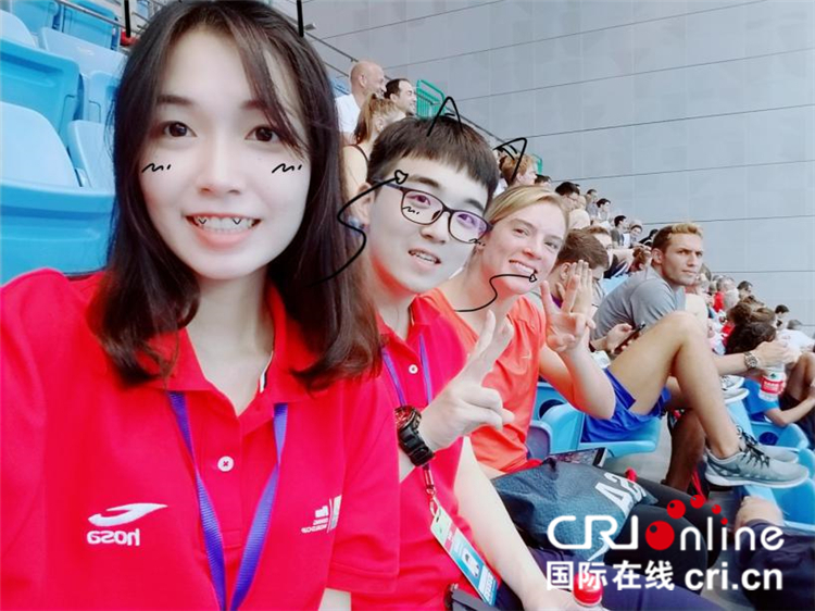 武漢：優秀“志願者”助陣跳水世界盃