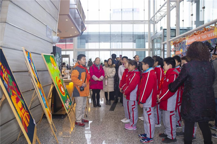 文化浸潤生活，藝術點亮人生 走進西安高新區中小學藝術節美術作品展