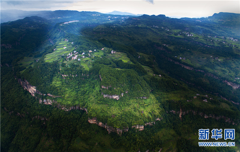 航拍鄂西世外桃源 土家古堡鱼木寨