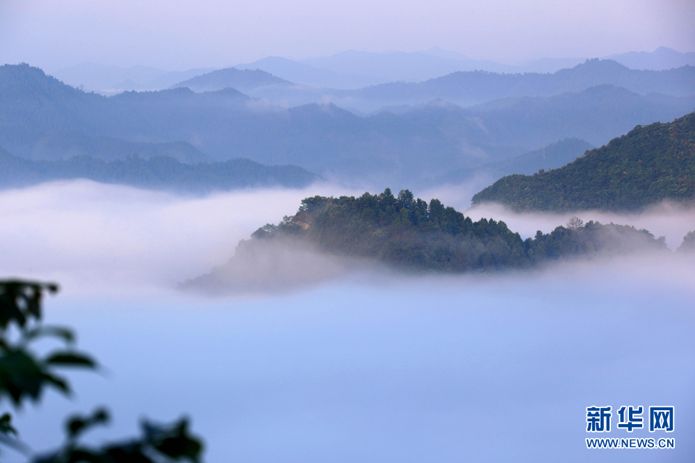 安徽：雨后齐云山 云海现奇观