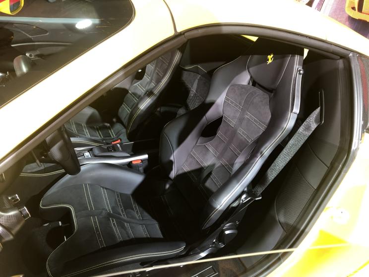 汽车频道【12月19日】【中首列表+要闻列表+头条新闻红条】售341.80万 法拉利F8 Spider正式上市