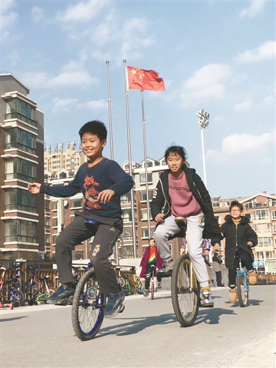 瀋陽：獨輪車上的小學