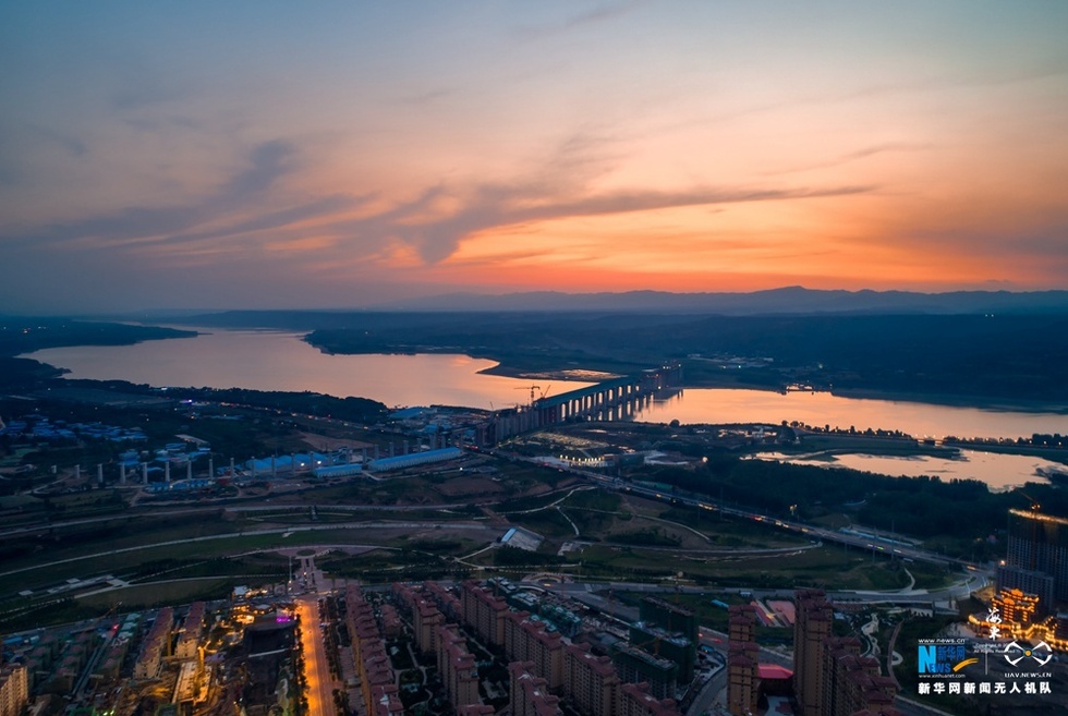 航拍河南晚霞映天地醉美照晴空